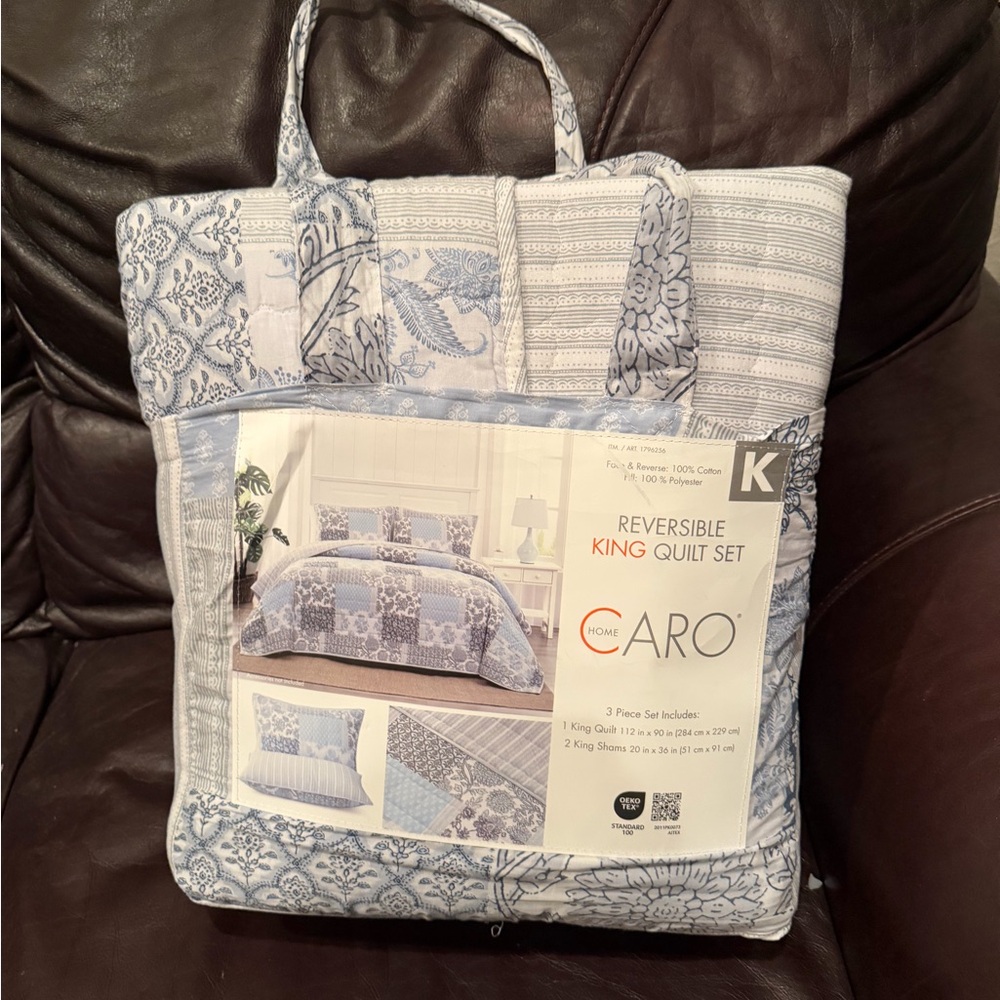 New Caro Home Blue and White Floral Quilt Set